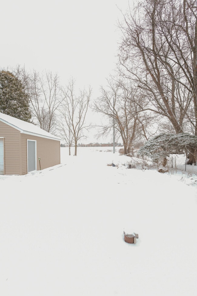 Building Photo - 1313 Summerset Dr