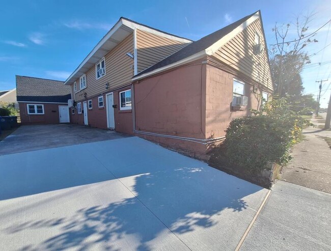Building Photo - 1510 Wilson Rd