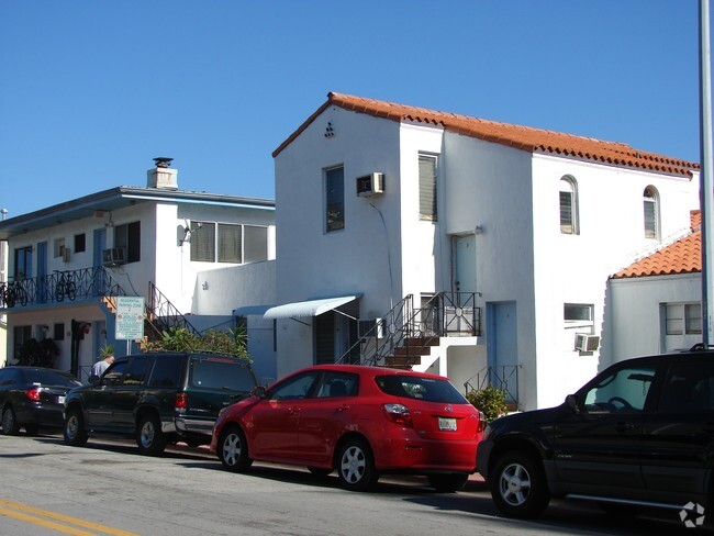 Building Photo - Casa Meridian