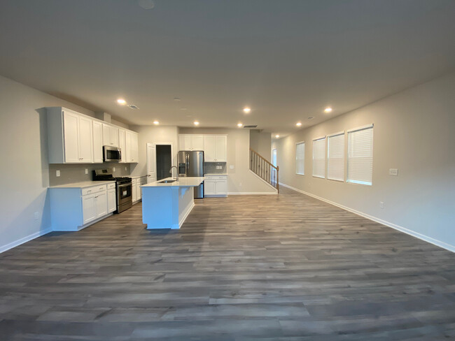 Foto del edificio - Room in Townhome on Canton Side Ave