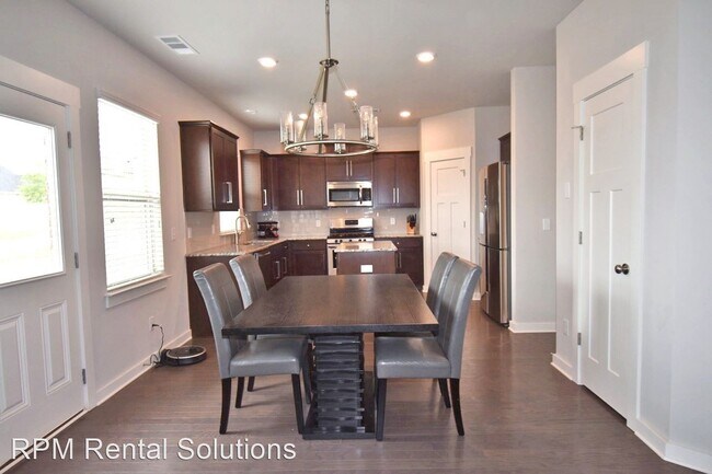 Foto del edificio - 4 br, 2.5 bath House - 4914 Kingdom Drive