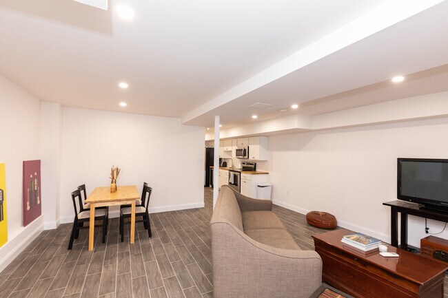 Foto del edificio - 627 Princeton Pl NW