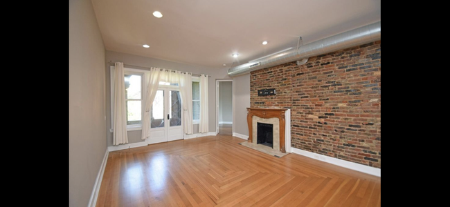 Building Photo - 2356 Park Ave