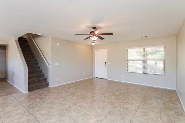 Building Photo - 2066 E Spruce Dr