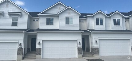 Building Photo - 835 N Hilltop Dr