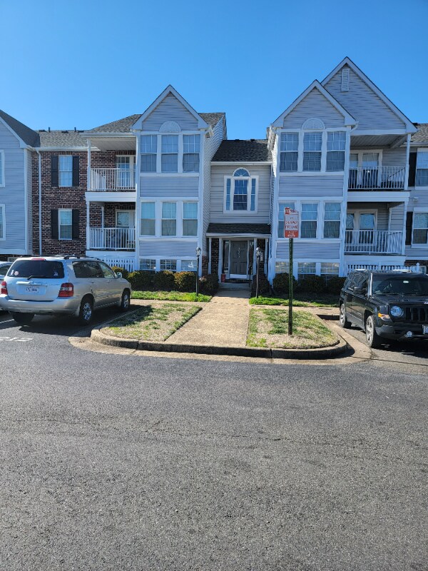 Primary Photo - 9350 Castle York Ct