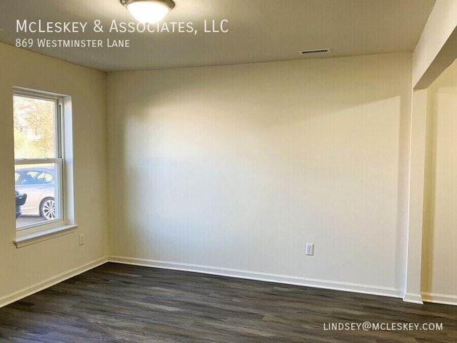 Building Photo - 869 Westminster Ln