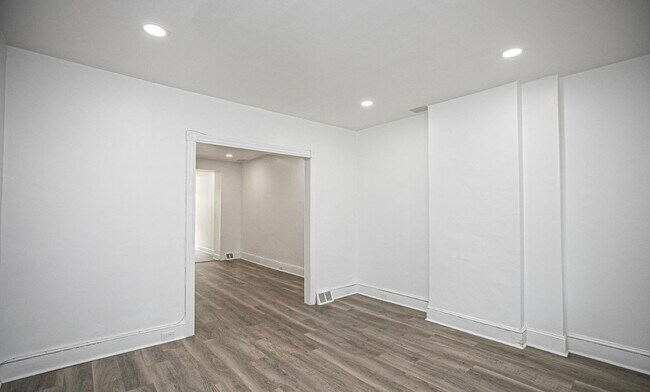 Foto del edificio - 6170 Lawnton St