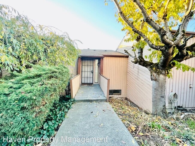 Building Photo - 2 br, 1.5 bath House - 12400 74th AVE S  #26