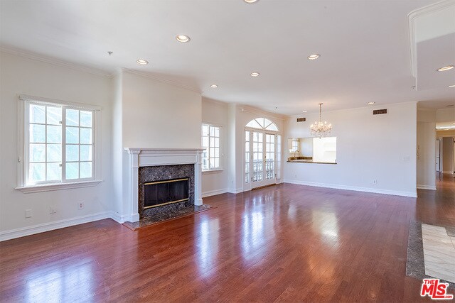 Building Photo - 9848 Vidor Dr