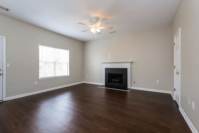 Building Photo - 3704 Lower Creek Dr