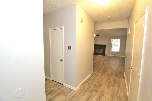 Building Photo - 4505 Susans Way