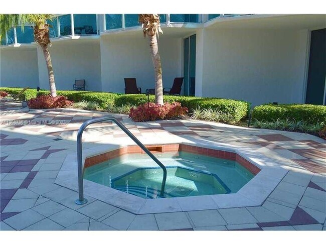 Building Photo - 1945 S Ocean Dr