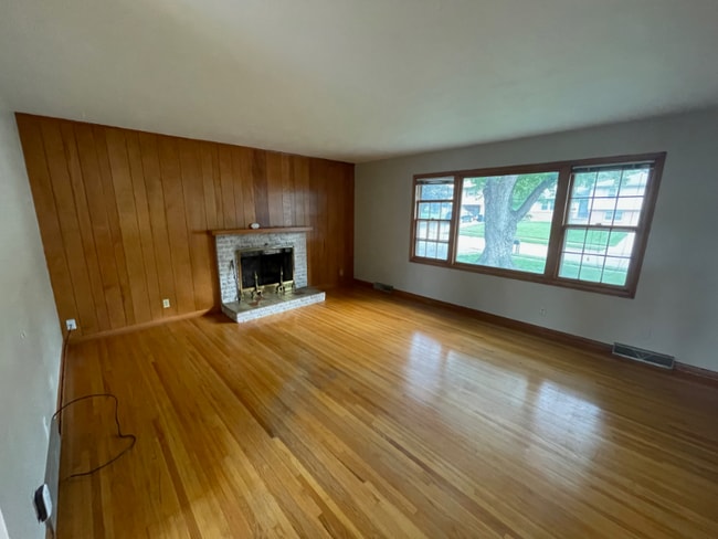 Building Photo - 12670 Holmes St