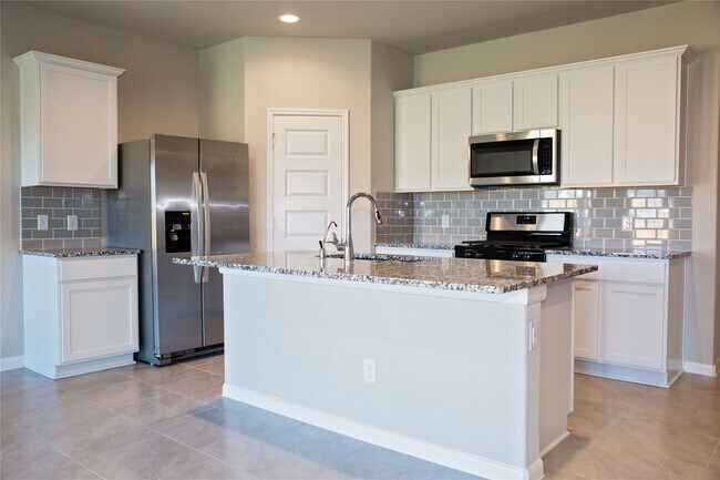 Foto del edificio - 5615 Cedar Cres Ct