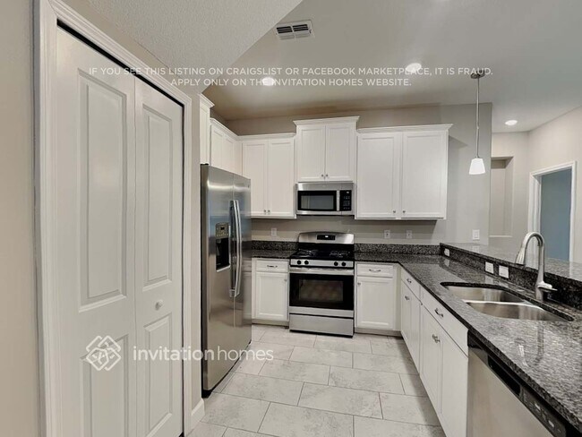Building Photo - 2893 Gridiron Garden Isle