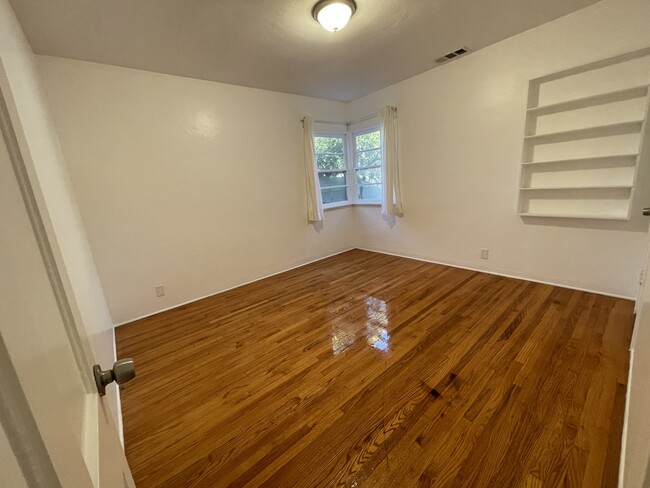 Bedroom 2 - 632 N Griffith Park Dr