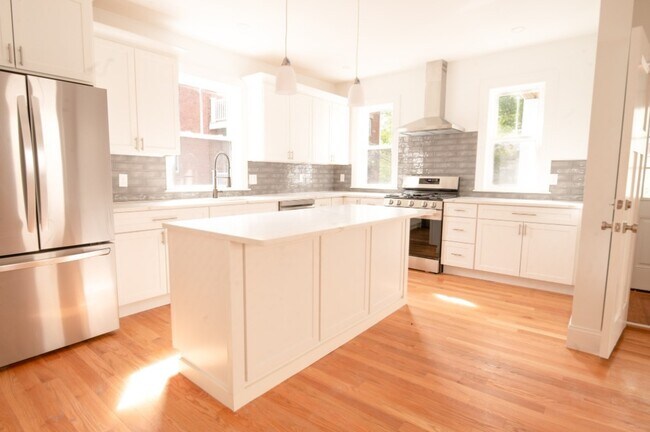 Foto del edificio - 8 Brookside Ave