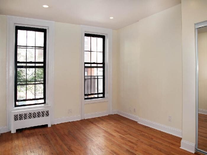 Primary Photo - 76 E 3rd St