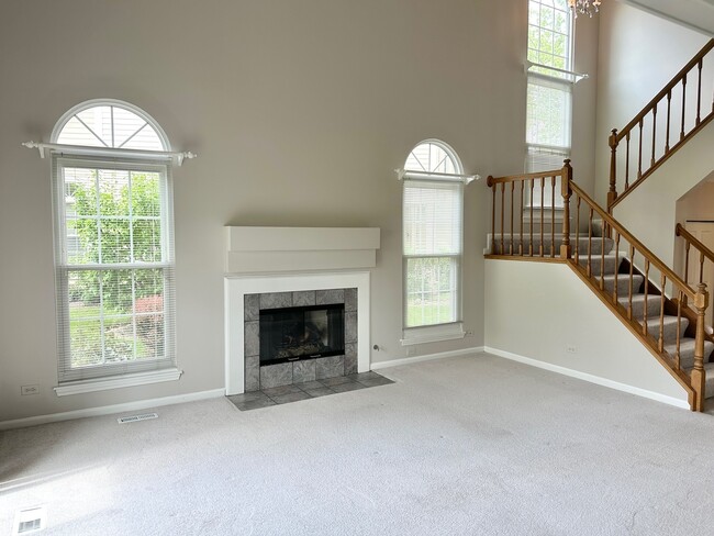 Building Photo - 240 Steeplechase Ct