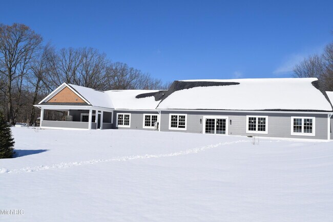 Building Photo - 3138 S Van Wagoner Ave