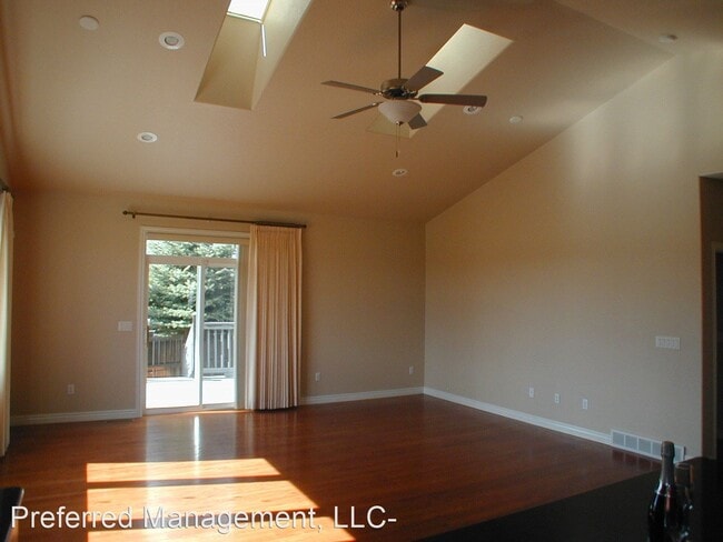 Building Photo - 4 br, 3 bath House - 400 Sterling Drive