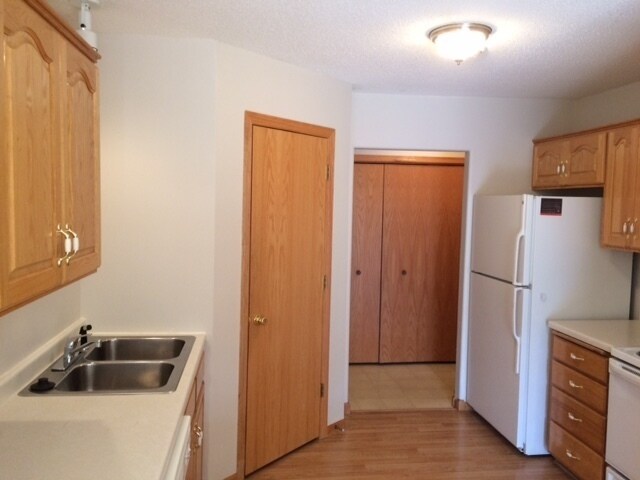 Foto del edificio - Location - Location - Location! Two Bedroo...