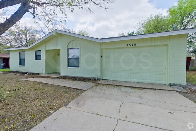 Building Photo - 1510 Clearbrook St