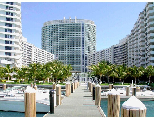Building Photo - 1500 Bay Rd