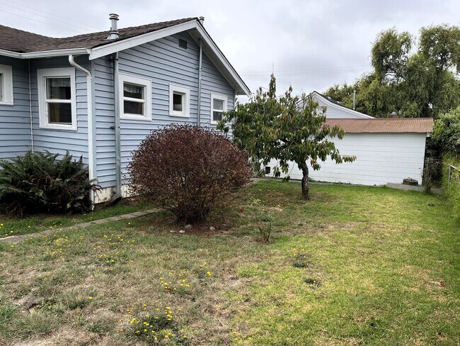 Foto del edificio - Pet-Friendly Centrally Located Fortuna Home Just Off Main Street!