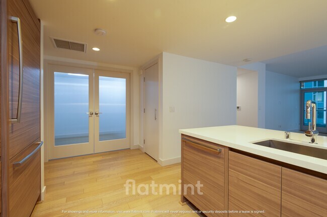 Foto del edificio - 583 Battery St