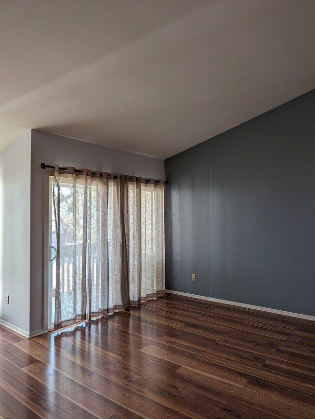 Building Photo - 902 Camino Real