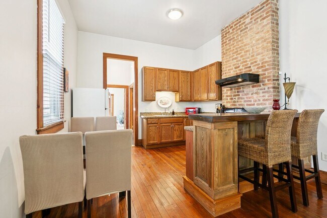 Foto del edificio - 310 S Pierce St