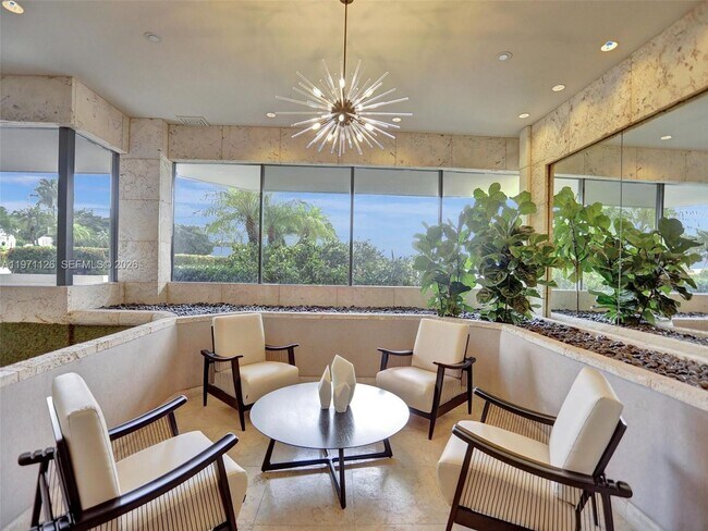 Foto del edificio - 1000 W Island Blvd