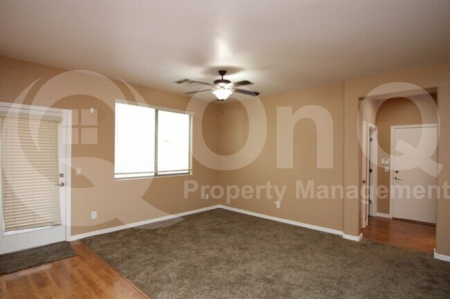 Building Photo - 3796 E Santa Fe Ln