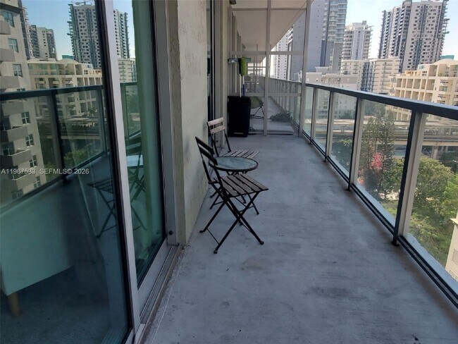 Foto del edificio - 1111 SW 1st Ave