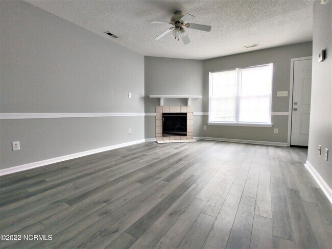 Building Photo - 1110 Pueblo Dr
