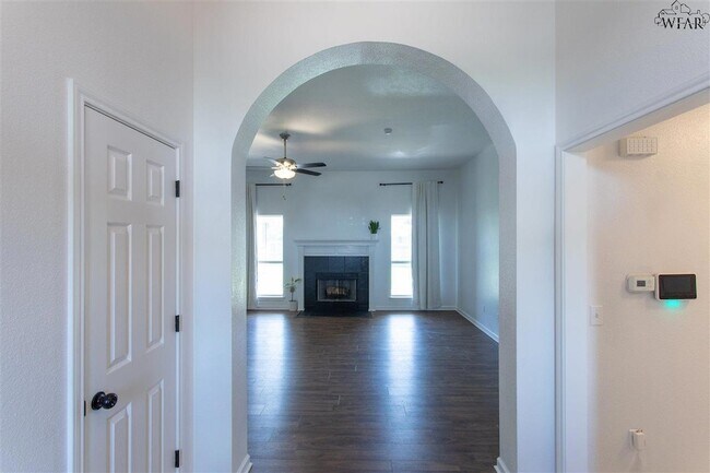 Foto del edificio - 6051 Laci Ln