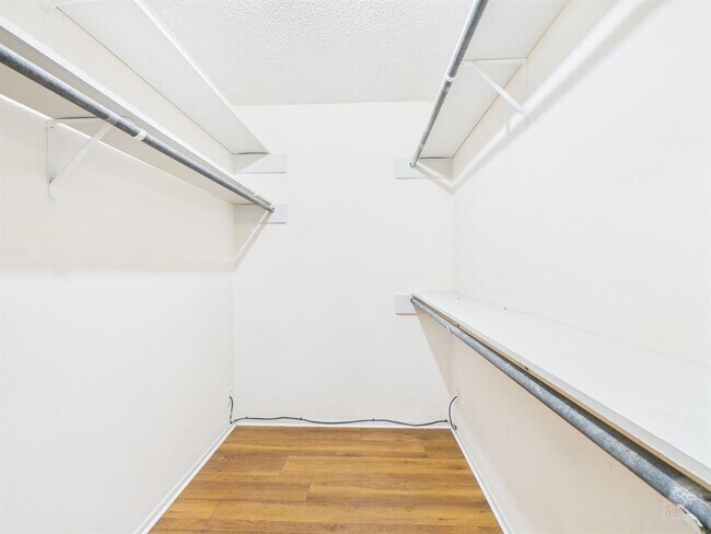 Foto del edificio - 910 Duncan Ln