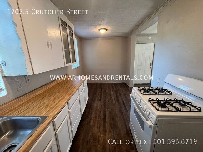 Building Photo - 1707.5 Crutcher St