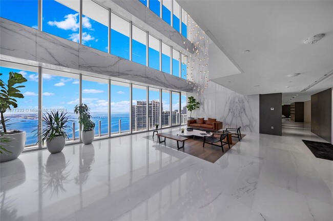 Foto del edificio - 300 Biscayne Blvd Way