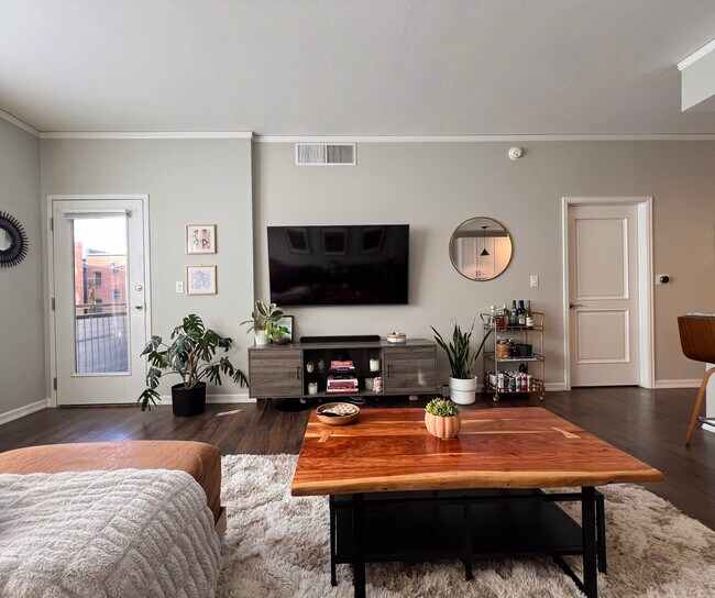 Building Photo - 1975 N Grant St