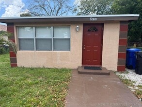Building Photo - 2221 NW 6th Ct
