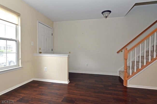 Building Photo - 2196 Kent Ct