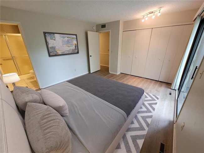 Foto del edificio - 14321 Fairway Dr