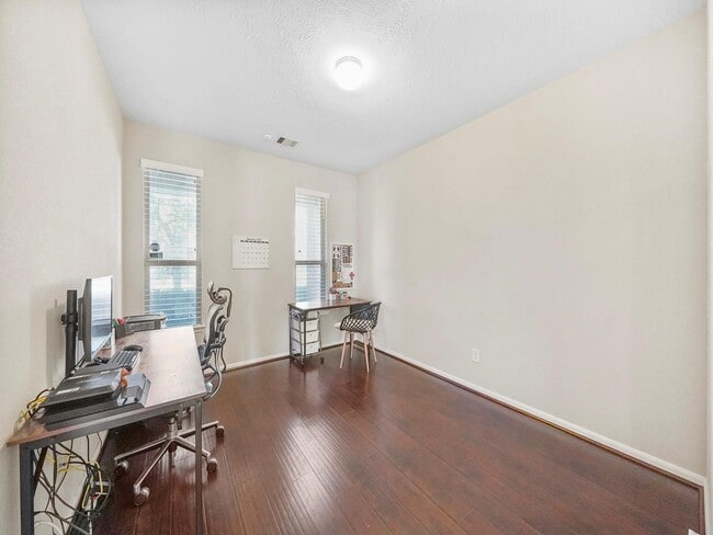 Foto del edificio - 2703 Sugar Harbor Ln