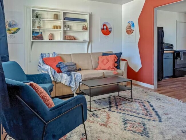 Foto del edificio - 170 E 100 N