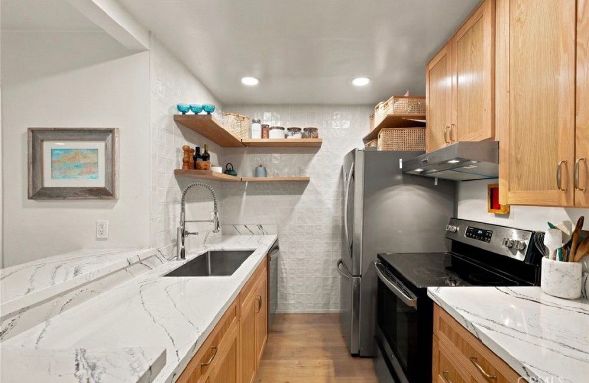 Foto del edificio - 7765 W 91st St
