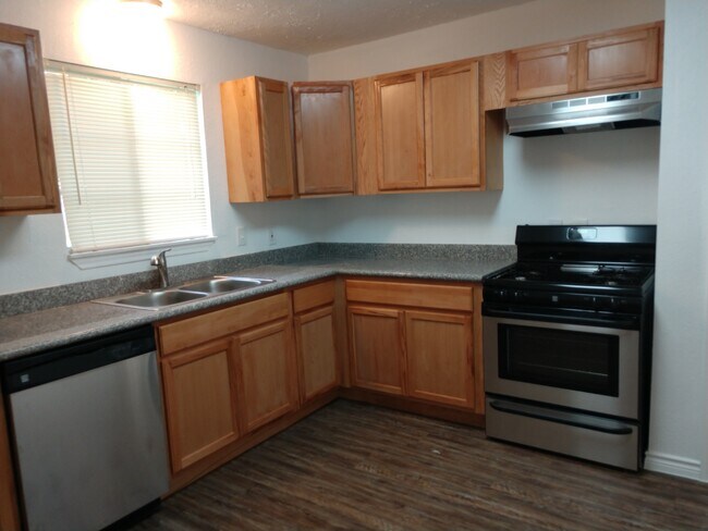 All new kitchen - 7609 Glen Manor Dr