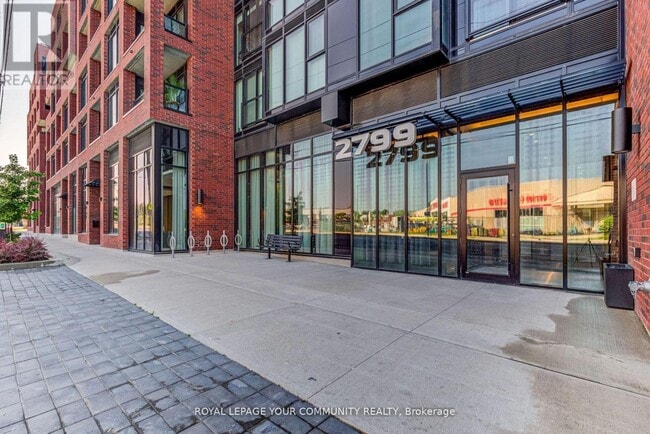Building Photo - 205-2799 KINGSTON Rd